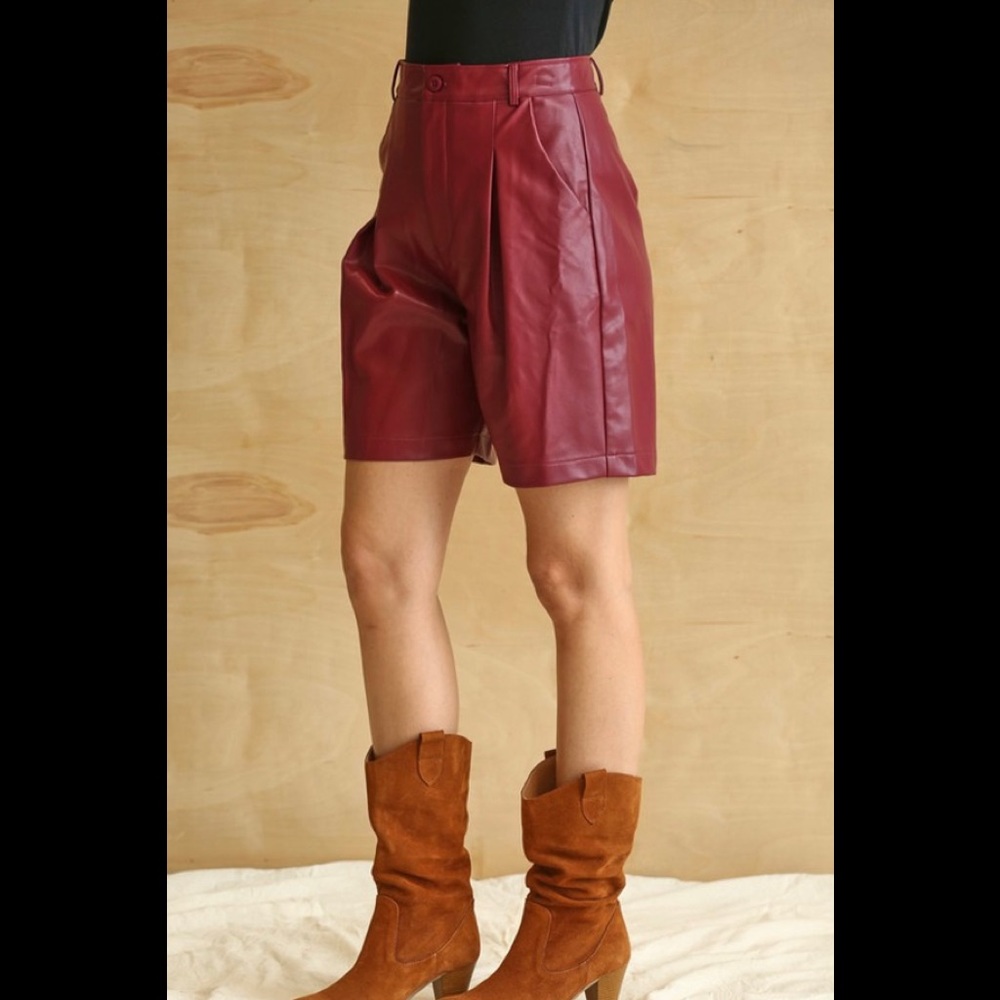 High-Rise Burgundy faux Leather Bermuda Shorts - Picture 3 of 5
